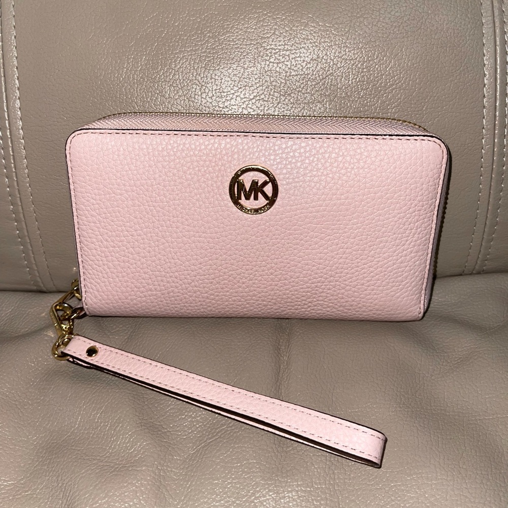Michael Kors Jet Set Wrislet
